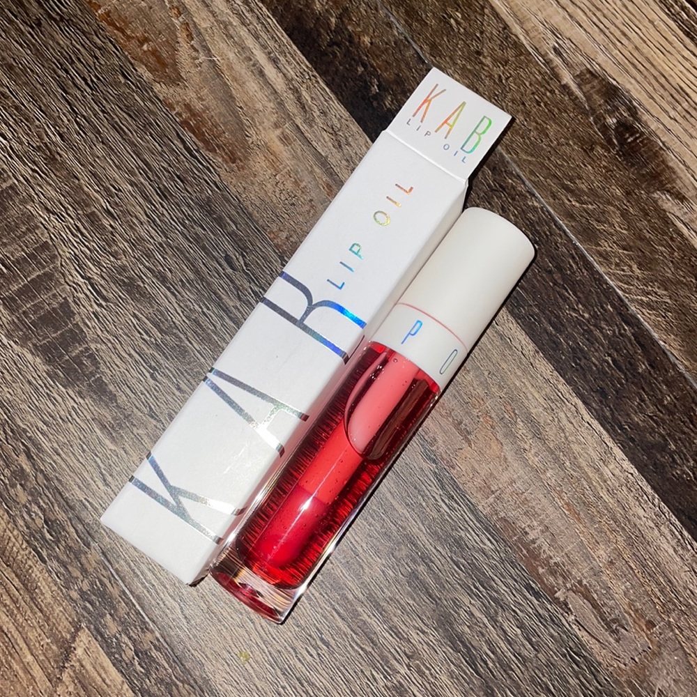 KAB lip oil